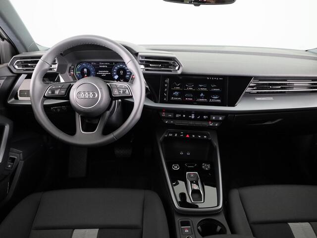 Audi A3 SPORTBACK 40 TFSI e Pro Line 204pk | 18 inch Lichtmetalen velgen | Parkeercamera| Navigatie via App | Stoelverwarming