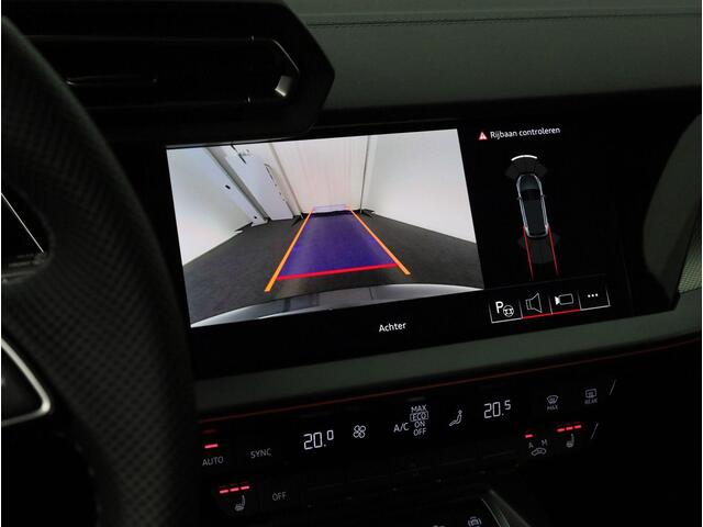 Audi A3 SPORTBACK S edition 40 TFSI e 204 pk | Glazen panoramadak | Assis.pak driving+parking plus | Warmtewerend glas donker tint