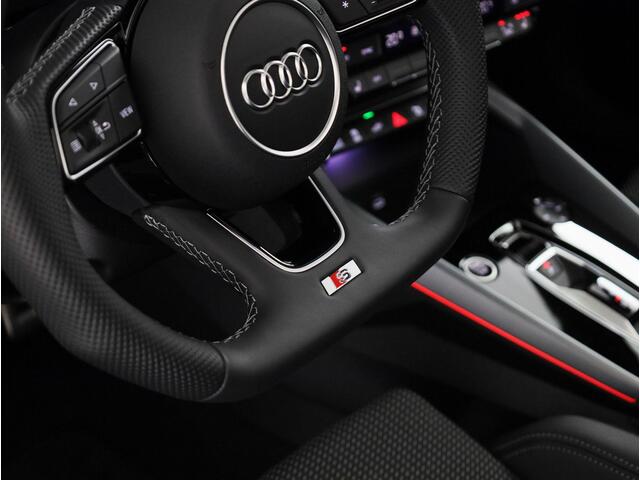 Audi A3 SPORTBACK S edition 40 TFSI e 204 pk | Glazen panoramadak | Assis.pak driving+parking plus | Warmtewerend glas donker tint