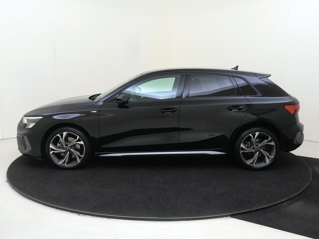 Audi A3 SPORTBACK 40 TFSI e Edition | SoH 97% | Achteruitrijcamera | LED matrix verlichting | Parkeerassistent | Cruise Control | Keyless | CarPlay | Navigatie |