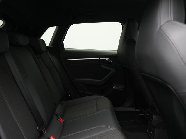 Audi A3 SPORTBACK 45 TFSI e S edition Competition Plug In Hybrid 245pk Dealer O.H. PHEV | 2x S Line | Sportstoelen Massage | Adaptive Cruise | Bang & Olufsen | Matrix LED | 18"L.M | Sfeerverlichting | Apple Carplay | Virtual | Keyless | Blis | Navigatie | DAB |