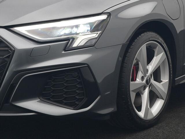 Audi A3 SPORTBACK 45 TFSI e S edition Competition Plug In Hybrid 245pk Dealer O.H. PHEV | 2x S Line | Sportstoelen Massage | Adaptive Cruise | Bang & Olufsen | Matrix LED | 18"L.M | Sfeerverlichting | Apple Carplay | Virtual | Keyless | Blis | Navigatie | DAB |