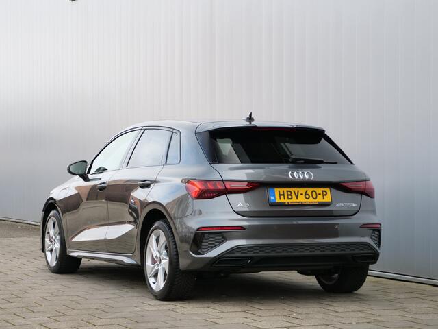Audi A3 SPORTBACK 45 TFSI e S edition Competition 204 Pk Automaat DAB / Apple Carplay / Camera / S-Line