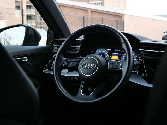 Audi A3 SPORTBACK 45 TFSI e S edition Competition 204 Pk Automaat DAB / Apple Carplay / Camera / S-Line