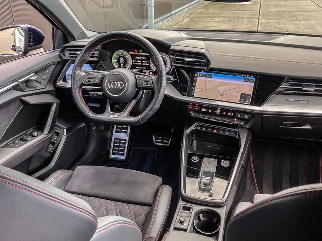 Audi A3 SPORTBACK 45 TFSIe S edition Competition | BANG UND OLUFSEN | HEAD-UP | ELEKTRISCHE STOELEN | KEYLESS |