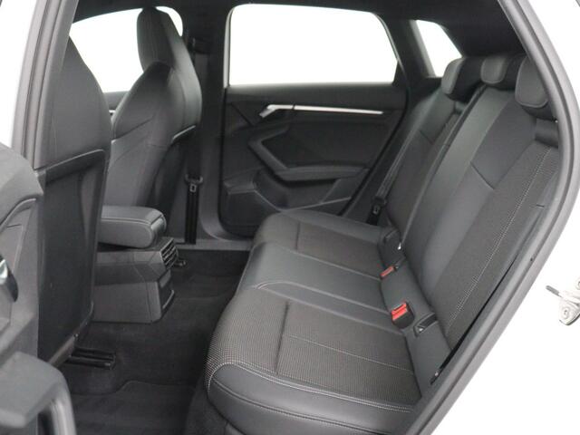 Audi A3 SPORTBACK 30 TFSI S edition | Stoelverwarming | Park Assist | Sportstoelen | Carplay | Half leder | Virtual Cockpit | Full LED | Navigatie | Climate control | Cruise control