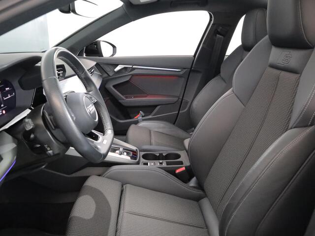 Audi A3 SPORTBACK 35 TFSI S edition 150 pk S-tronic | Verlengde garantie | Navigatie | Panoramadak | Parkeersensoren (Park assist) | B&O Soundsystem | S-Line |