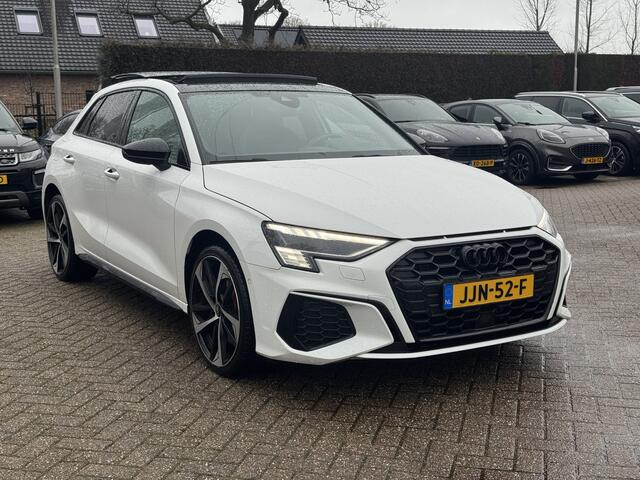 Audi A3 SPORTBACK 45 TFSI e S edition Competition / Panoramadak / Camera / Head-up / RS Seats / B&O / Elektr. stoelen / 19'' / CarPlay / Stoelmassage+Verwarming / Dodehoek / DAB / ACC