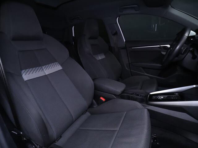 Audi A3 SPORTBACK 35 TFSI Sport [VIRTUAL COCKPIT, SPORTSTOELEN, CRUISE CONTROL, APPLE CARPLAY, ANDROID AUTO, CLIMATE CONTROL, FLIPPERS, NAVIGATIE, NIEUWSTAAT]