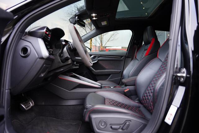 Audi A3 SPORTBACK 2.5 TFSI RS 3 Quattro Panorama | SONOS 3D | Magnetic Ride