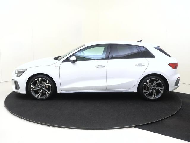 Audi A3 SPORTBACK 35 TFSI S edition | Virtual cockpit Plus | Parkeerassistent | Full LED verlichting | Navigatie Plus | Achteruitrijcamera | Keyless | CarPlay |