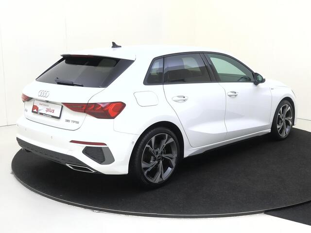 Audi A3 SPORTBACK 35 TFSI S edition | Virtual cockpit Plus | Parkeerassistent | Full LED verlichting | Navigatie Plus | Achteruitrijcamera | Keyless | CarPlay |