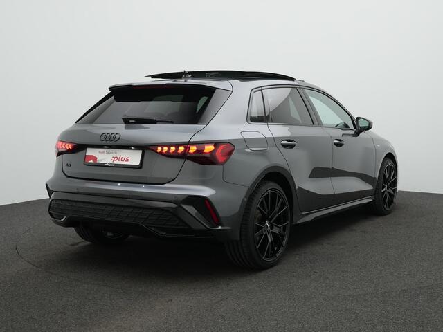 Audi A3 SPORTBACK 40 TFSI e 204 pk S edition / S-Line | Panoramadak | Achteruitrijcamera | Stoelverwarming | Adaptive Cruise