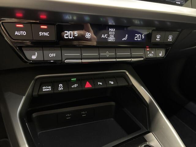 Audi A3 SPORTBACK 40 TFSIe 204pk S-tronic Edition · Panoramadak · Camera · S-line Exterieur · Navigatie · Dodehoek Detectie · Stoelverwarming · 17'' Inch ·