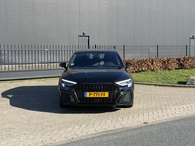 Audi A3 SPORTBACK 30 TFSI S edition 110PK | S-line in & exterieur | Trekhaak | Stoelverwarming |