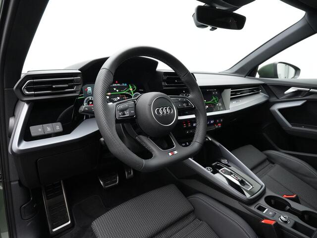 Audi A3 SPORTBACK 45 TFSI e S edition Competition / S-Line | Panoramadak | Matrix LED | Elektr. verstelbare stoel