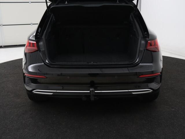 Audi A3 SPORTBACK 30 TFSI Business edition | Sportstoelen | Trekhaak | Carplay | 17'' | Navigatie | Virtual Cockpit | Full LED | Climate control | Parkeerhulp | Bluetooth | Cruise control