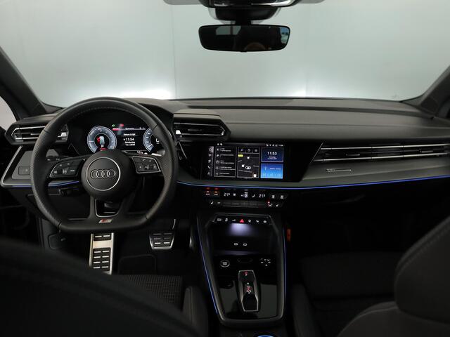 Audi A3 SPORTBACK 45 TFSI e S edition Competition 272 pk S-tronic | Verlengde garantie | Navigatie | Parkeersensoren (Park assist) | Achteruitrijcamera | Stoelverwarming | S-Line |