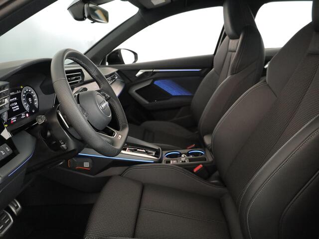 Audi A3 SPORTBACK 45 TFSI e S edition Competition 272 pk S-tronic | Verlengde garantie | Navigatie | Parkeersensoren (Park assist) | Achteruitrijcamera | Stoelverwarming | S-Line |
