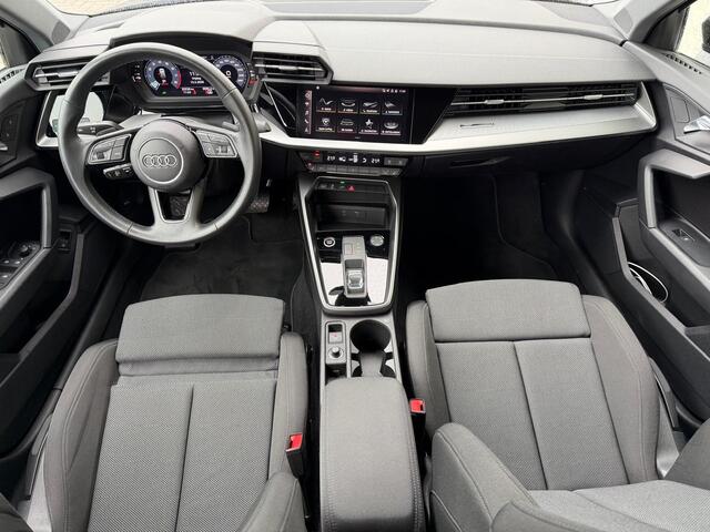 Audi A3 SPORTBACK 40 TFSI e Edition CarPlay / Navi / PDC