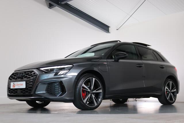 Audi A3 SPORTBACK 45 TFSI e S-Line Competition Panoramadak, Matrix, SOH 90%, Nieuwstaat!
