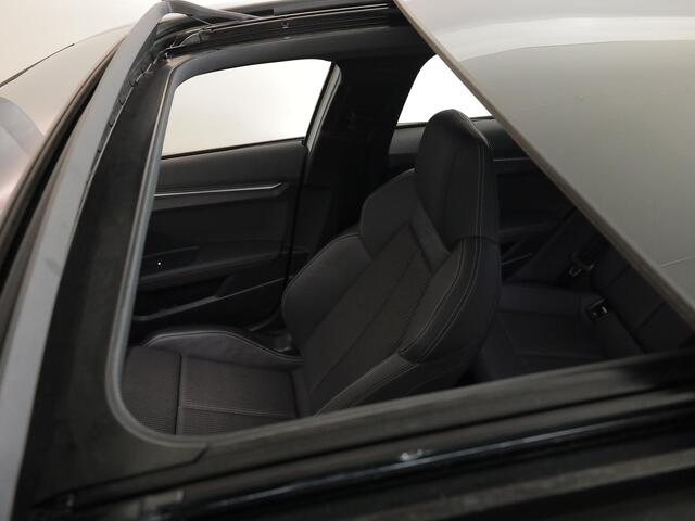 Audi A3 SPORTBACK 30 TFSI S edition 110 pk S-tronic | Verlengde garantie | Navigatie | Panoramadak | Parkeersensoren achter | Stoelverwarming | S-Line |