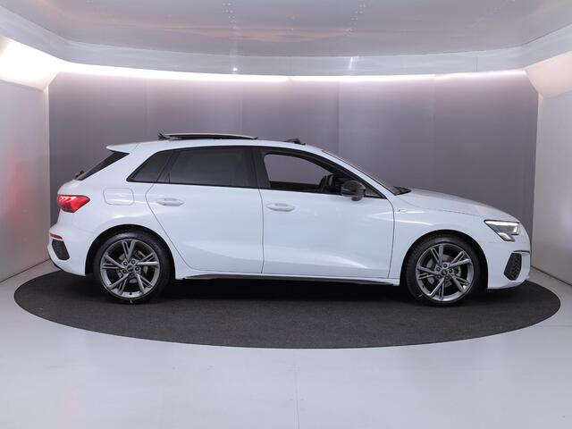 Audi A3 SPORTBACK 30 TFSI S edition 110 pk S-tronic | Verlengde garantie | Navigatie | Panoramadak | Parkeersensoren achter | Stoelverwarming | S-Line |