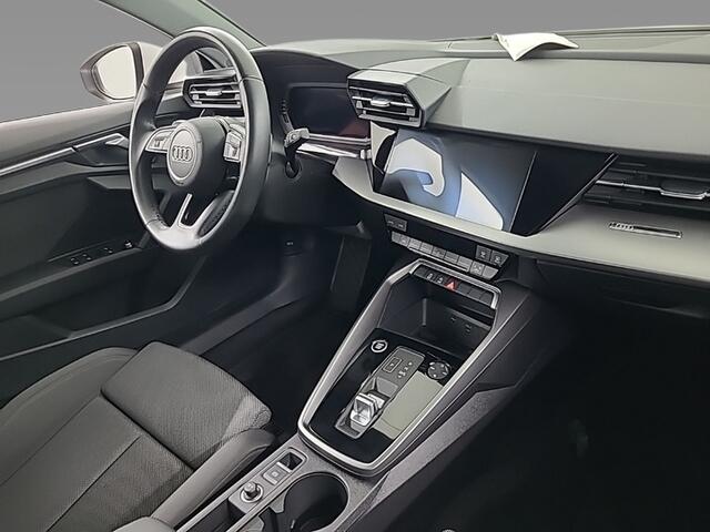 Audi A3 SPORTBACK 30 TFSI Advanced edition 1e-Eig. & Dealer-Onderh. BOVAG-Garantie. NL-Auto.