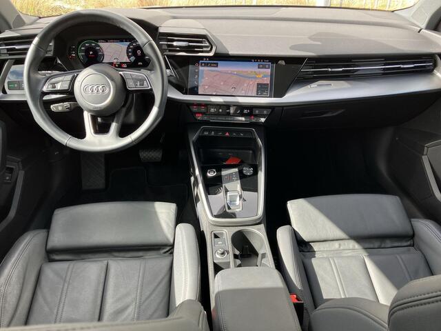 Audi A3 SPORTBACK 40 TFSIe 150kW/204PK · Leder · Camera · Apple/Android Car Play · Elektrische stoelverstelling · Navigatie · Stoelverwarming ·