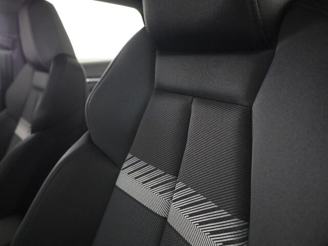 Audi A3 SPORTBACK 30 TFSI Advanced edition 115pk S-tronic | Navigatie via App | 19 inch Lichtmetalen velgen | Stoelverwarming | Parkeersensoren voor en achter