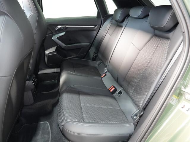 Audi A3 SPORTBACK 40 TFSI e S edition 204 pk PHEV Panoramadak | Zwart optiek | Carplay |