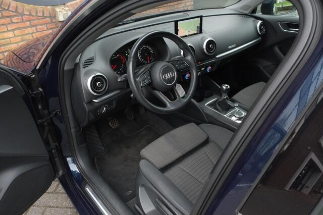 Audi A3 SPORTBACK 30 TFSI Sport Lease Edition, Trekhaak