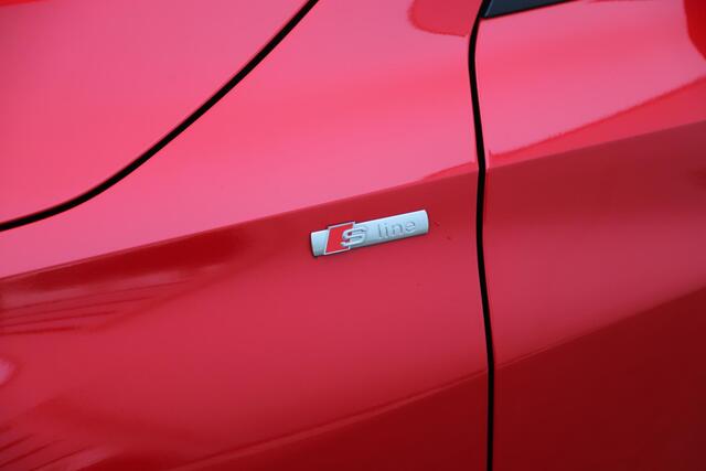 Audi A3 SPORTBACK 30 TFSI S edition Sport Black Edition Automaat LED Half Leder 18 inch LMV B&O Sound Stoelverwarming Clima Adaptive Cruise Navigatie Parkeersensor