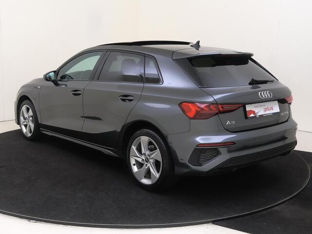 Audi A3 SPORTBACK 40 TFSI S line | SoH 92% | Panoramadak | Navigatie Plus | Virtual cockpit Plus | Adaptieve cruise control | Parkeerassistent | Stoelverwarming | Lederen bekleding | Full LED verlichting |
