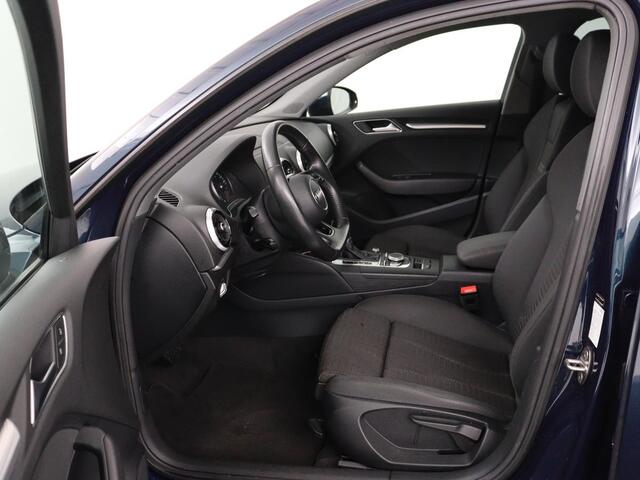 Audi A3 SPORTBACK 30 TFSI Sport | Sportstoelen | Full LED | Navigatie | Parkeerhulp | Climate control | Bluetooth | 17'' | Cruise control