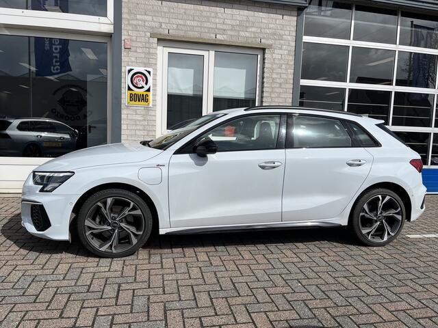 Audi A3 SPORTBACK 40 TFSI e 2x S-Line / AUTOMAAT/ CAMERA/ PARK. SENSOREN/ LED/ SMARTPHONE INTERFACE/ VIRTUAL COCKPIT/ KEYLESS/ ADAPT. CRUISE/ NAVI/ CLIMA/ DAB/ 18" LMV