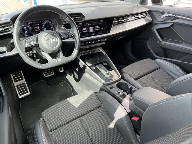 Audi A3 SPORTBACK 40 TFSI e 2x S-Line / AUTOMAAT/ CAMERA/ PARK. SENSOREN/ LED/ SMARTPHONE INTERFACE/ VIRTUAL COCKPIT/ KEYLESS/ ADAPT. CRUISE/ NAVI/ CLIMA/ DAB/ 18" LMV