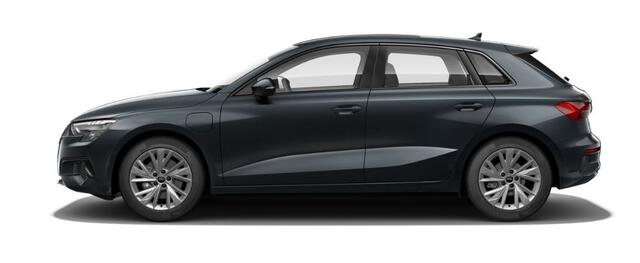 Audi A3 SPORTBACK 40 TFSI e Advanced edition / Panoramadak / Lederen Bekleding / 17" LMV / Smartphone Interface / Navi MMI / Camera / LED Dyn. / Elek. stoelverstelling / Comfort SleutelStoelverwarming