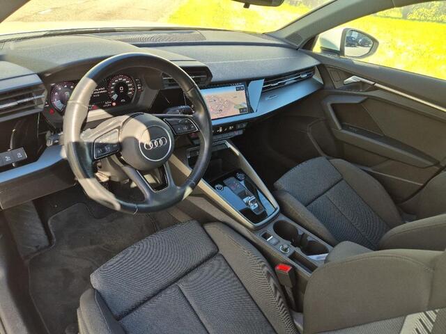 Audi A3 SPORTBACK 35 TFSI Business edition AUTOMAAT | MATRIX LAMPEN | ADAPTIEVE CRUISE | APPLE CARPLAY | NAVIGATIE | S-LINE | PARKEER SENSOREN | NL AUTO |