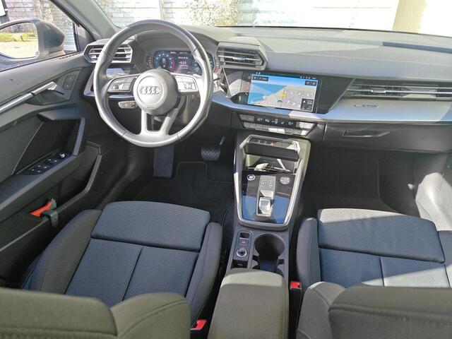 Audi A3 SPORTBACK 30 TFSI Advanced edition / Navigatie / LED / Climate controle / Parkeersensoren achter / Fabriekgarantie 12-27 /