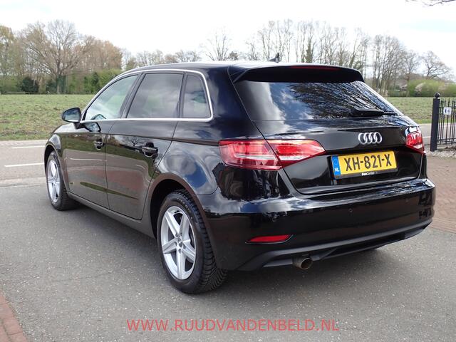 Audi A3 SPORTBACK 30 TFSI CARPLAY / CRUISE / NAVI