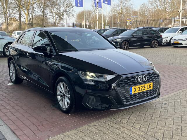 Audi A3 SPORTBACK 30 TFSI Pro Line / Climatronic / PDC Achter / Metalic lak / 16'' LMV