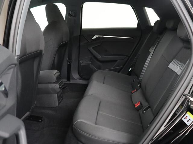 Audi A3 SPORTBACK 30 TFSI Advanced edition | Panoramadak | Stoelverwarming | Camera | Carplay | Sportstoelen | Navigatie | Full LED | Virtual Cockpit | Getint glas | Climate control | Parkeerhulp | Cruise control