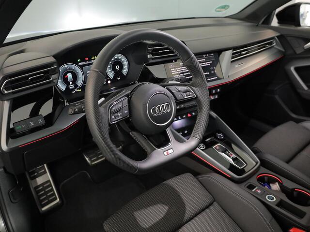 Audi A3 SPORTBACK 45 TFSI e S edition Competition | Panoramadak | Camera | Stoelverwarming |