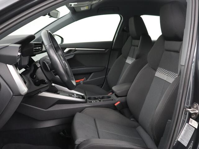 Audi A3 SPORTBACK 30 TFSI Business edition | Carplay | Sportstoelen | Virtual Cockpit | Full LED | Audi Sound | Climate control | Bluetooth | Cruise control | Parkeerhulp | Sportstuur