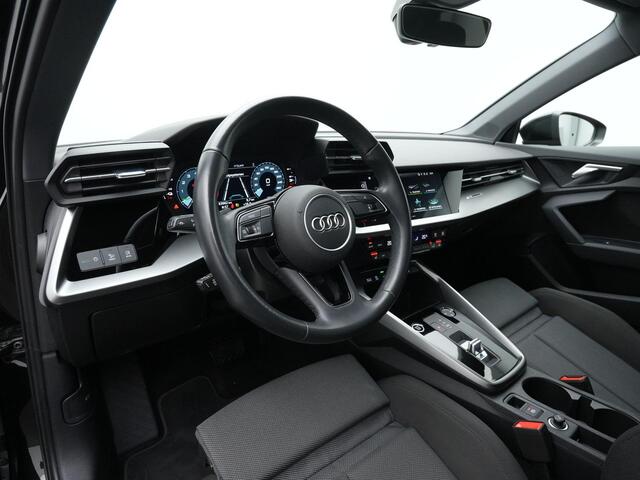 Audi A3 SPORTBACK 40 TFSI e 204 pk S-Line | Stoelverwarming | Parkeersensoren voor/achter | Carplay | Keyless Entry