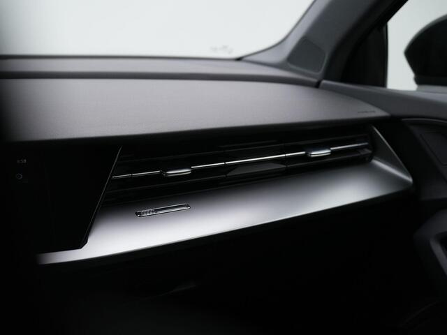 Audi A3 SPORTBACK 40 TFSI e 204 pk S-Line | Stoelverwarming | Parkeersensoren voor/achter | Carplay | Keyless Entry