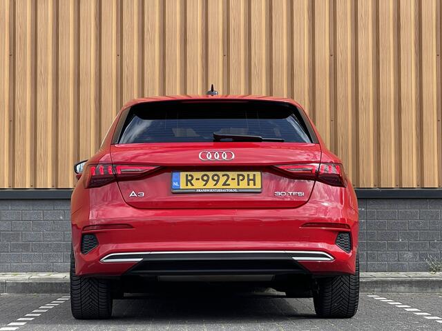Audi A3 SPORTBACK 30 TFSI Advanced edition | Draadloze Apple Carplay | DAB | Virtuele Cockpit | Zwarte Hemel | Origineel Nederlands | Lane Assist | Start & stop |
