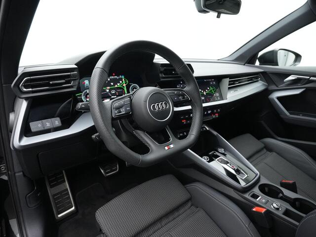 Audi A3 SPORTBACK 40 TFSI e 204 pk S edition / S-Line | Panoramadak | Achteruitrijcamera | Stoelverwarming | Adaptive Cruise | Navigatie