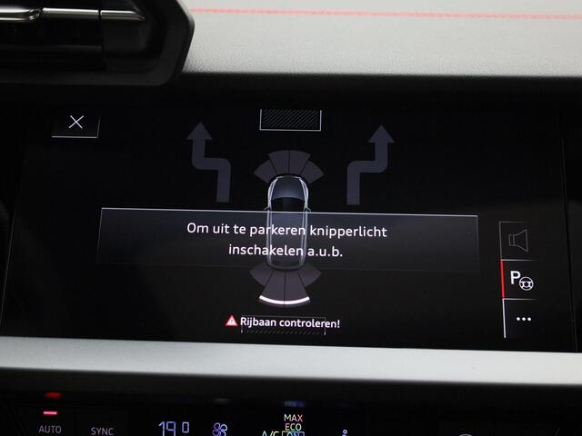 Audi A3 SPORTBACK 45 TFSIe 272pk S Line Competition · Panoramadak · Drive select · Camera + Parkeersensoren · Garantie t/m 16-04-2027 · TOPDEAL
